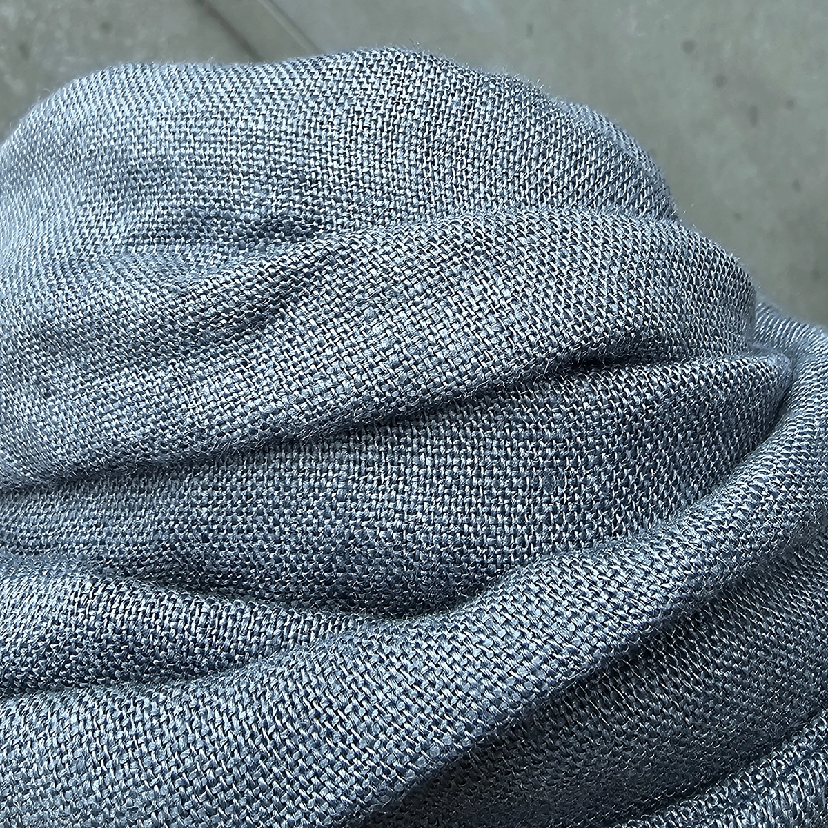 WIRE HÅRBÅND | Gråt