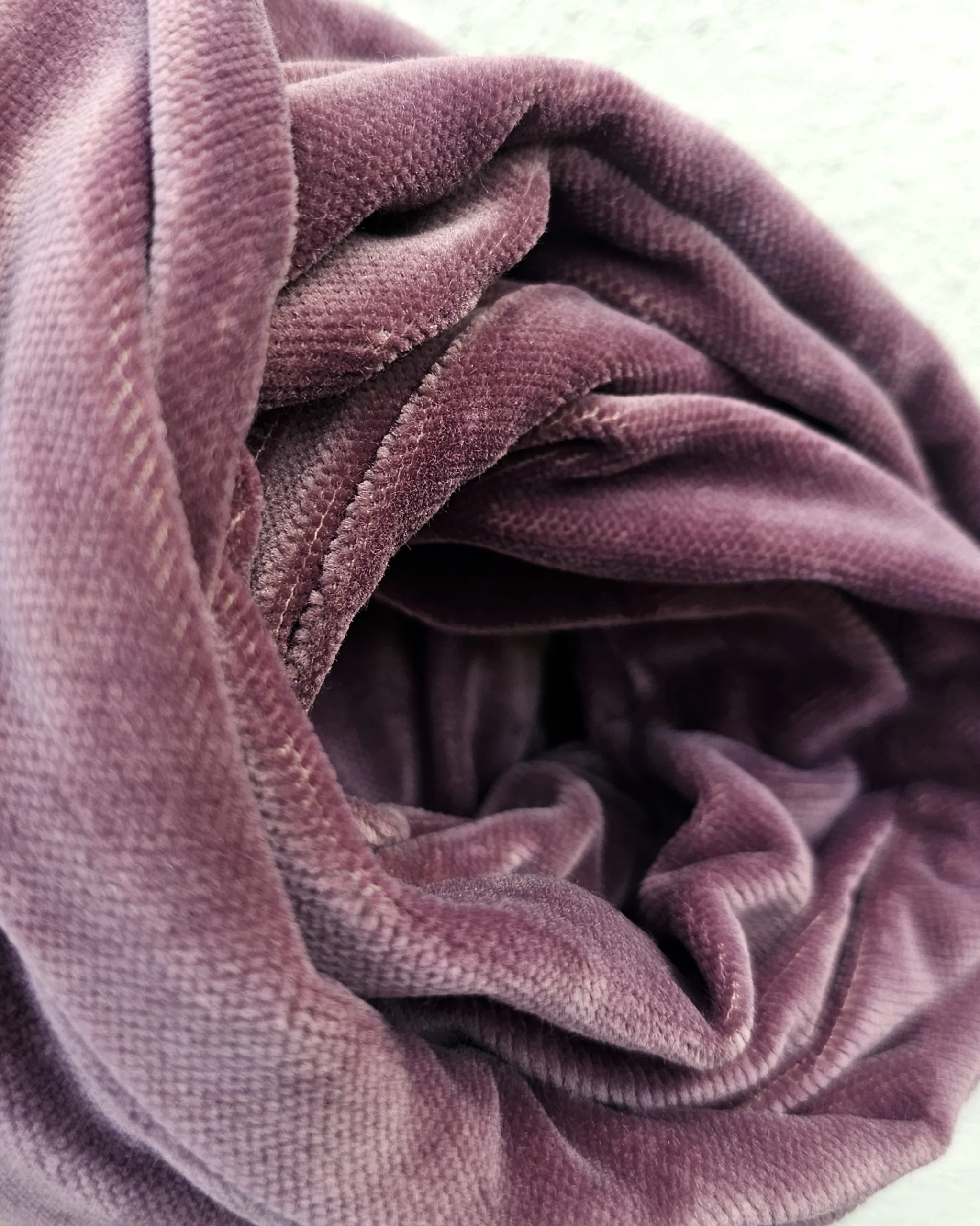 WIRE HÅRBÅND | Støvet blomme i velour - Billede 3